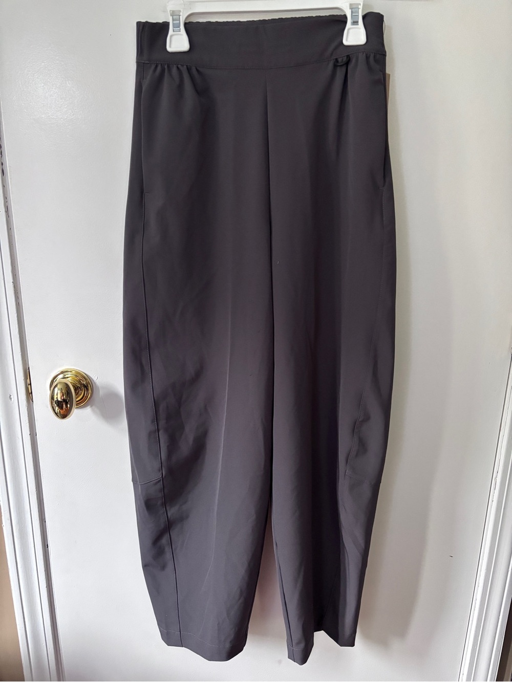 Nike 24.7 Barrel Leg Pull-On Pants in Charcoal